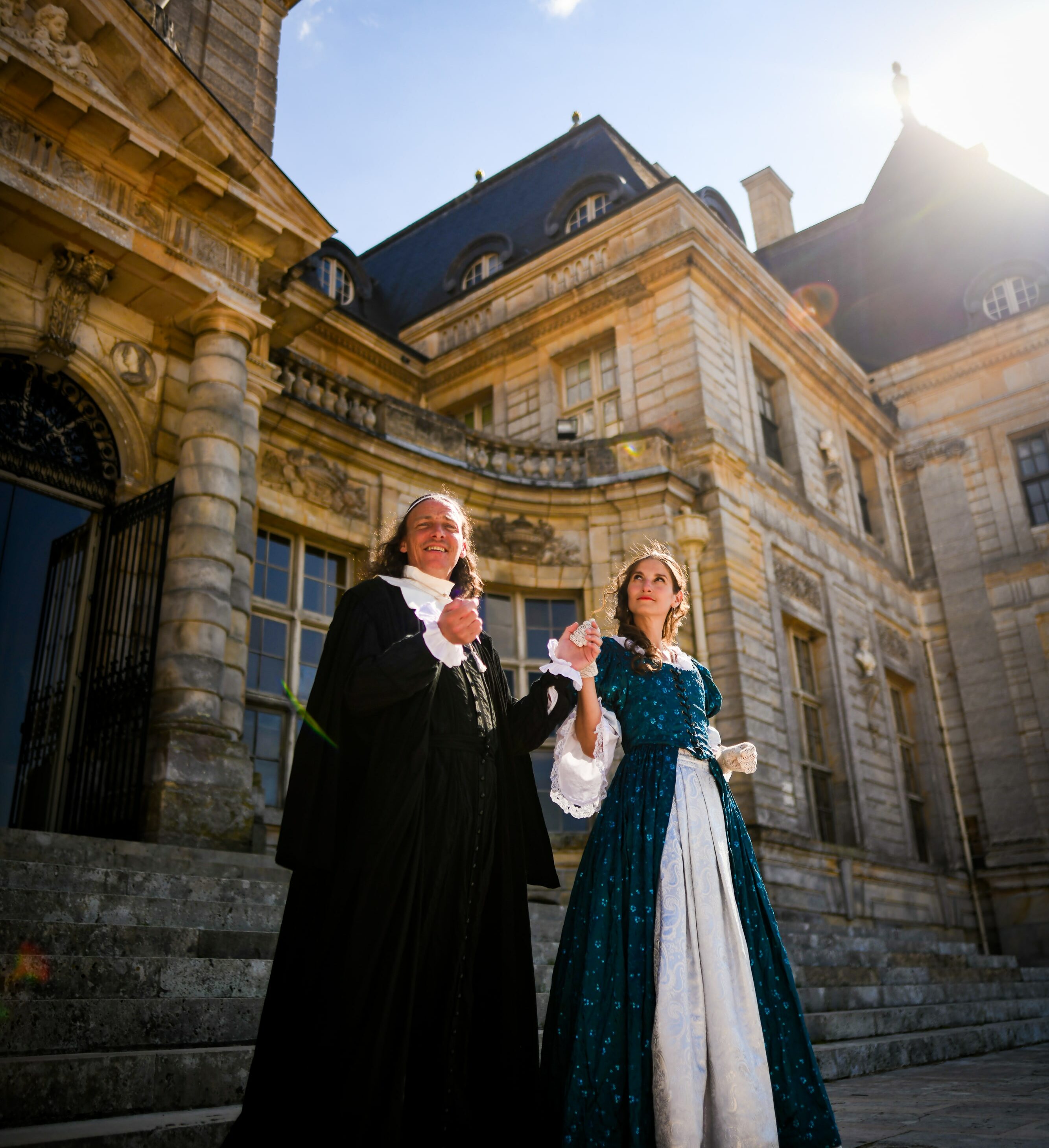 Deux comédiens au château de Vaux-le-Vicomte.